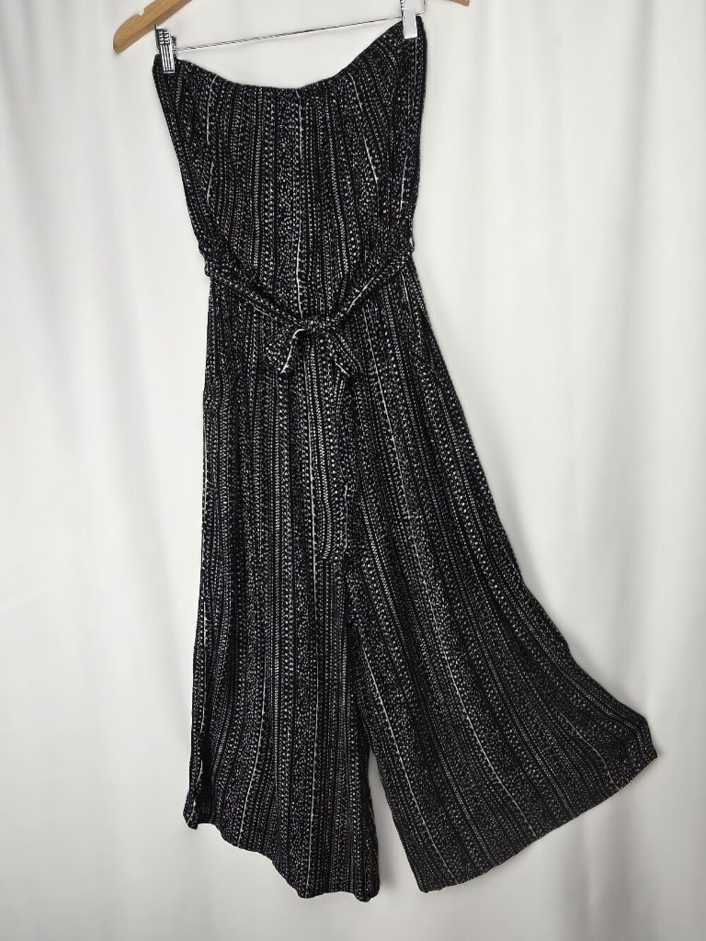 Dress Forum Strapless Wide‑Leg Jumpsuit Black & White Print, Elastic Waist Large